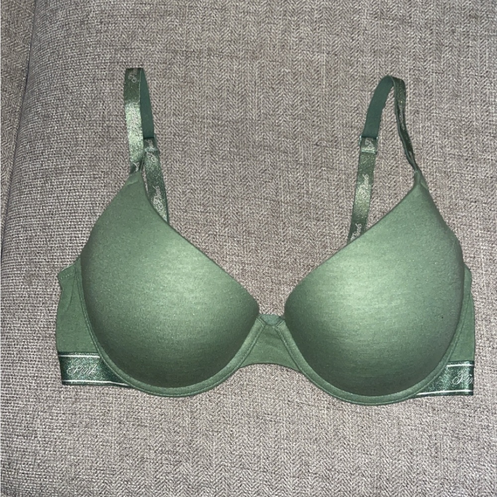 Victoria’s Secret PINK 32DD Underwire Bra